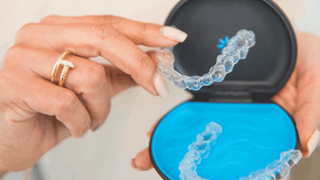6745b2497be268a67c4d9e40_632b6ec23299539df06bc724_invisalign