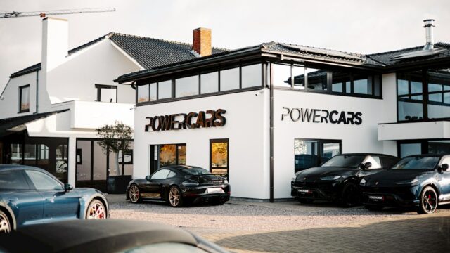 site-powercars-service-onderhoud-garagec_groot_90ae1fca-8b45-4cac-a90d-6a7a2ead57e3